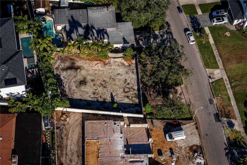 Image 8 of property listing at 622 DANUBE AVENUE, Tampa, FL 33606