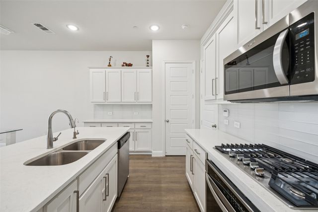 12986 Jk Ojha Street, Farmers Branch, TX 75234