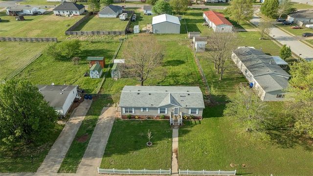 2304 John Montgomery Circle, Pea Ridge, AR 72751