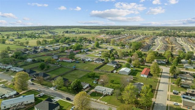 2304 John Montgomery Circle, Pea Ridge, AR 72751