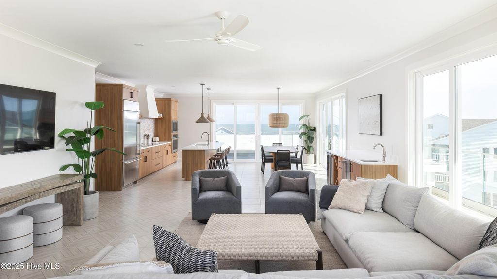 Image 16 of property listing at 1800 Canal Drive 401, Carolina Beach, NC 28428