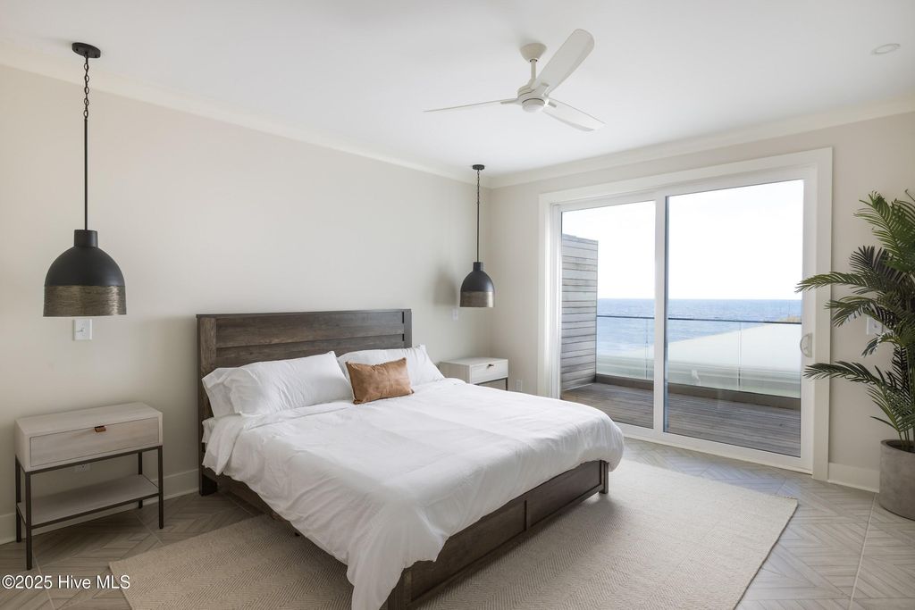 Image 19 of property listing at 1800 Canal Drive 401, Carolina Beach, NC 28428