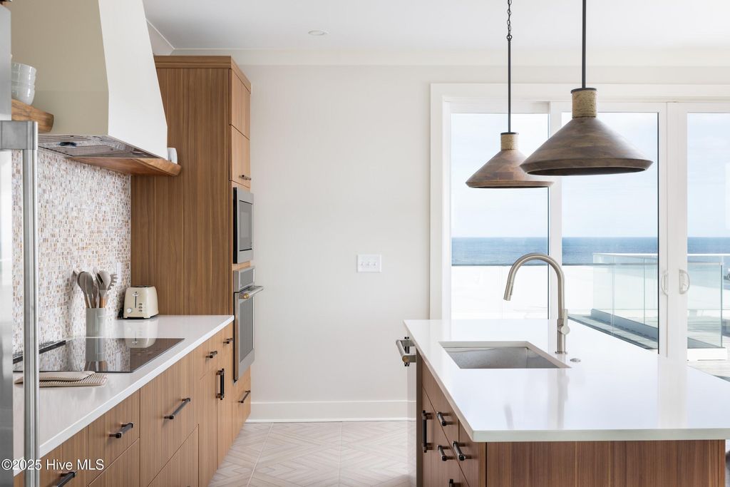 Image 8 of property listing at 1800 Canal Drive 401, Carolina Beach, NC 28428