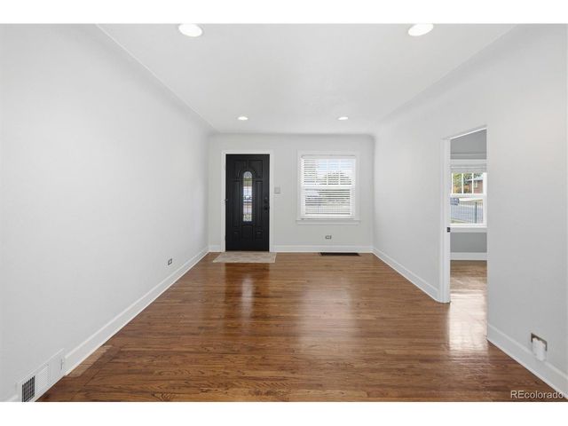 1800 S Steele St, Denver, CO 80210