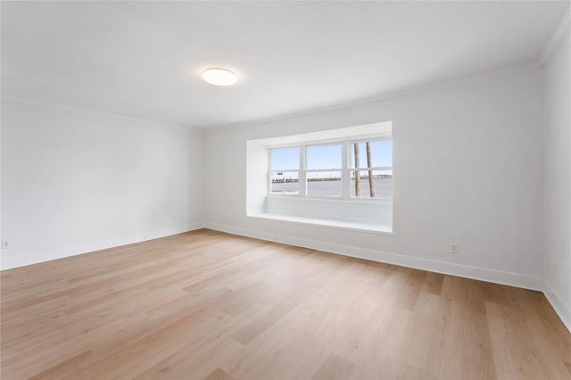 5 Tiki Circle, Tiki Island, TX 77554