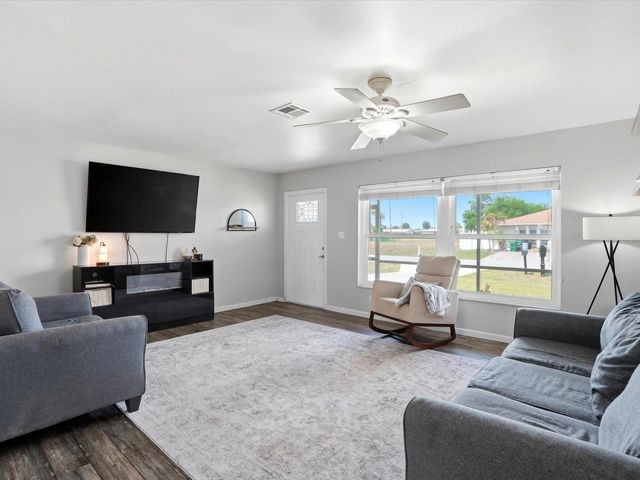 755 HARTFORD DRIVE NW, Port Charlotte, FL 33952