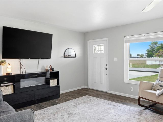 755 HARTFORD DRIVE NW, Port Charlotte, FL 33952