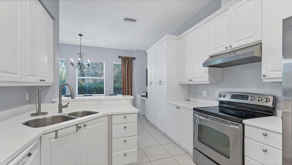 Image 13 of property listing at 5523 46TH COURT W NA, Bradenton, FL 34210