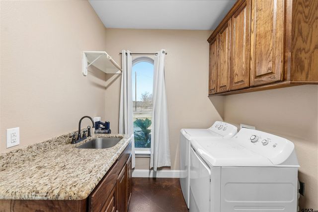 205 Vz County Road 4807, Ben Wheeler, TX 75754