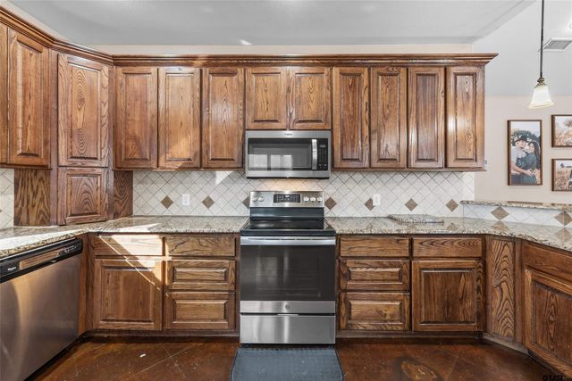 205 Vz County Road 4807, Ben Wheeler, TX 75754