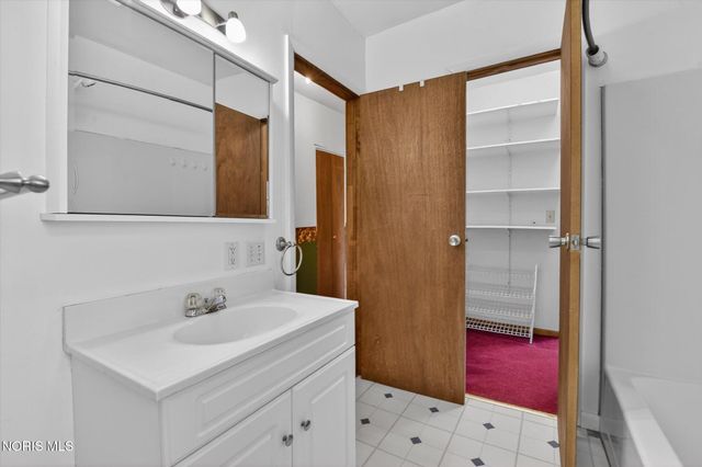 29443 Harriet Street, Millbury, OH 43447