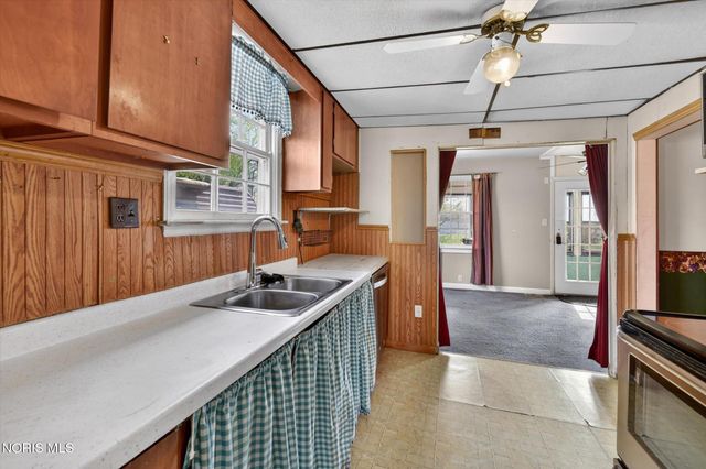 29443 Harriet Street, Millbury, OH 43447