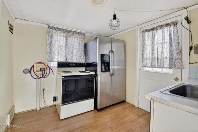 29443 Harriet Street, Millbury, OH 43447