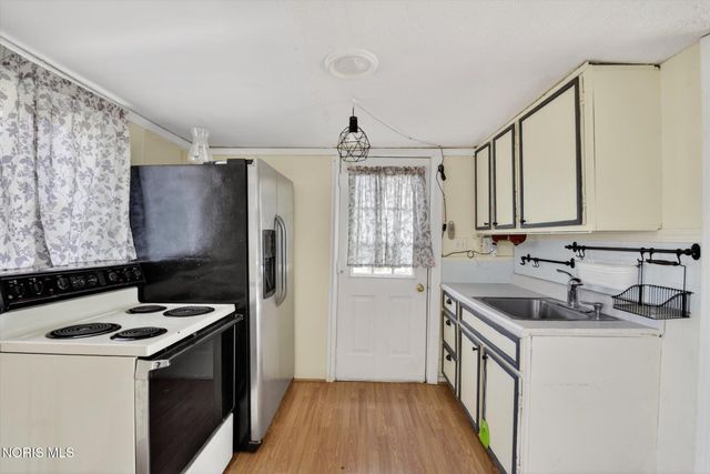 29443 Harriet Street, Millbury, OH 43447