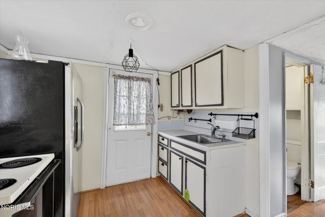 29443 Harriet Street, Millbury, OH 43447