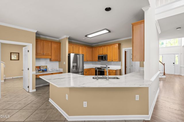 805 Cricketfield Lane, Cary, NC 27518