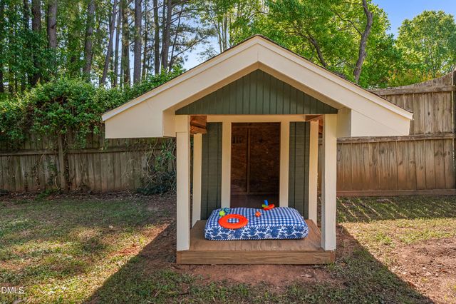 805 Cricketfield Lane, Cary, NC 27518