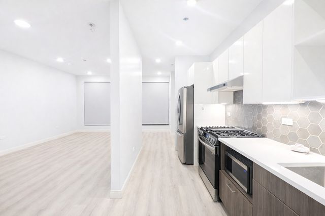 948 W Sunnyside Avenue 306, Chicago, IL 60640