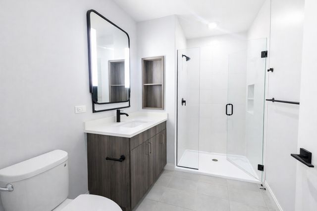 948 W Sunnyside Avenue 306, Chicago, IL 60640