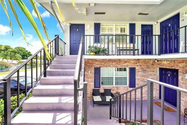 2701 Middle River Dr 11, Fort Lauderdale, FL 33306