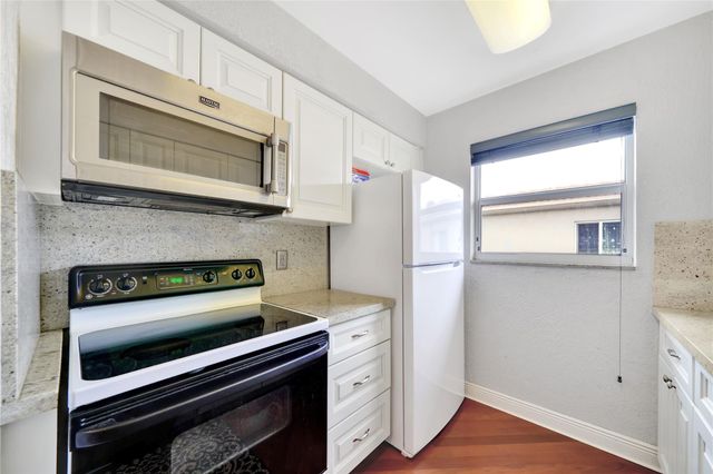 2701 Middle River Dr 11, Fort Lauderdale, FL 33306