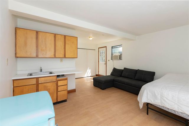 374 Cambridge Street, Ashland, OR 97520