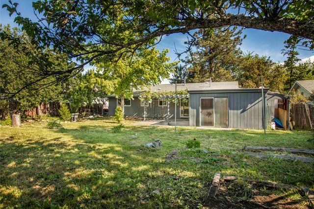 374 Cambridge Street, Ashland, OR 97520