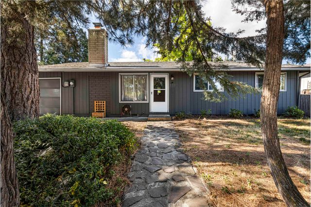 374 Cambridge Street, Ashland, OR 97520