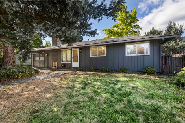 374 Cambridge Street, Ashland, OR 97520
