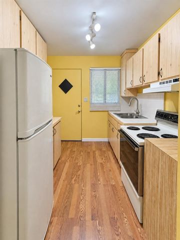 701 PALMER STREET, Orlando, FL 32801