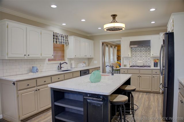 13623 S 18th Place, Bixby, OK 74008