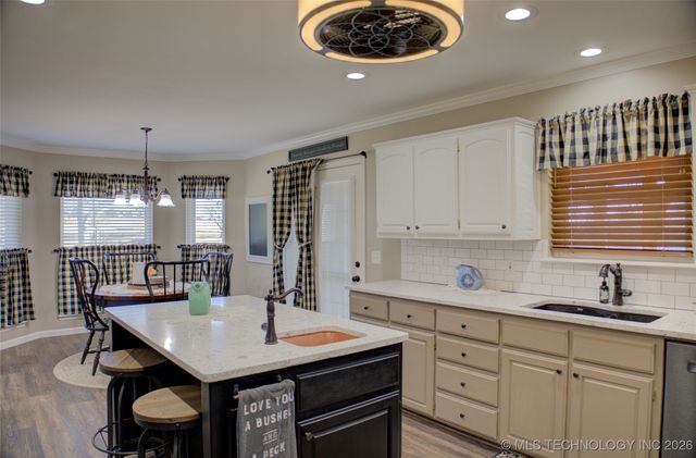 13623 S 18th Place, Bixby, OK 74008