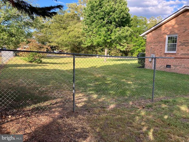 5605 HUCKLEBERRY DR, Bryantown, MD 20617