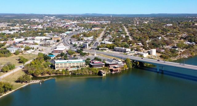 412 Copperleaf CV, Marble Falls, TX 78654