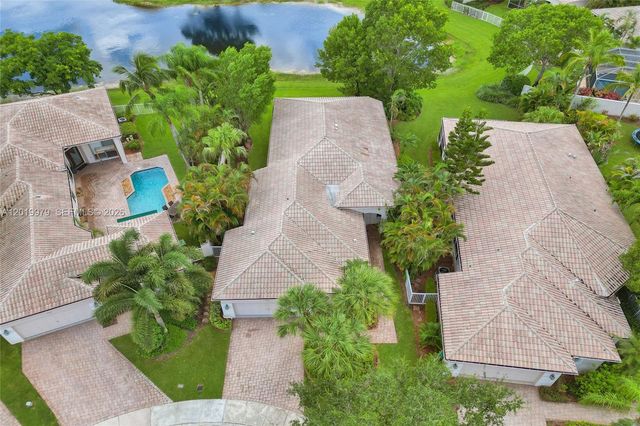 2525 Bay Pointe Ct, Weston, FL 33327