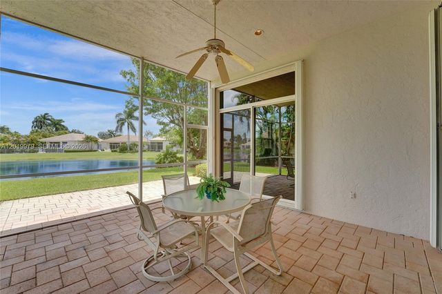 2525 Bay Pointe Ct, Weston, FL 33327