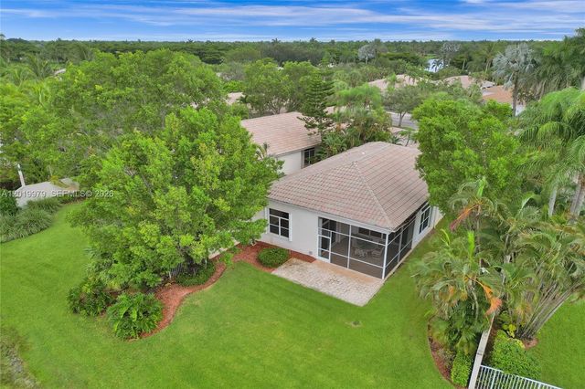 2525 Bay Pointe Ct, Weston, FL 33327
