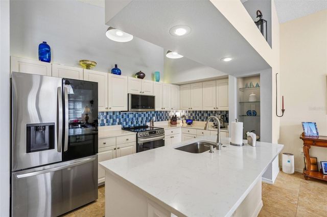 7266 ELEANOR CIRCLE 203, Sarasota, FL 34243