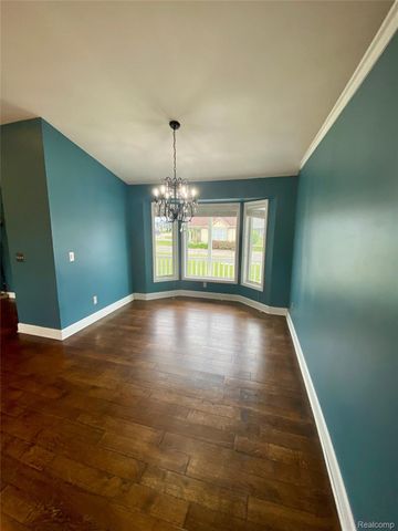 7758 DRAKESHIRE BLVD, Almont Village, MI 48003