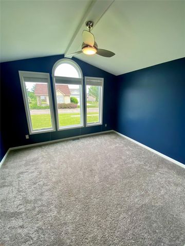 7758 DRAKESHIRE BLVD, Almont Village, MI 48003