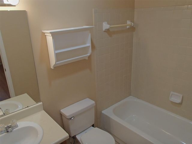 617 Luther DR B, Georgetown, TX 78628