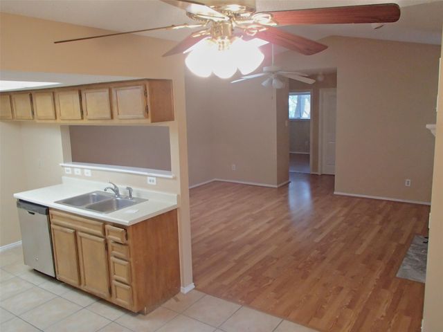 617 Luther DR B, Georgetown, TX 78628