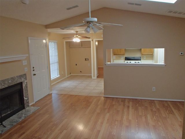 617 Luther DR B, Georgetown, TX 78628