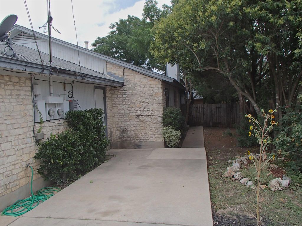 617 Luther DR B, Georgetown, TX 78628