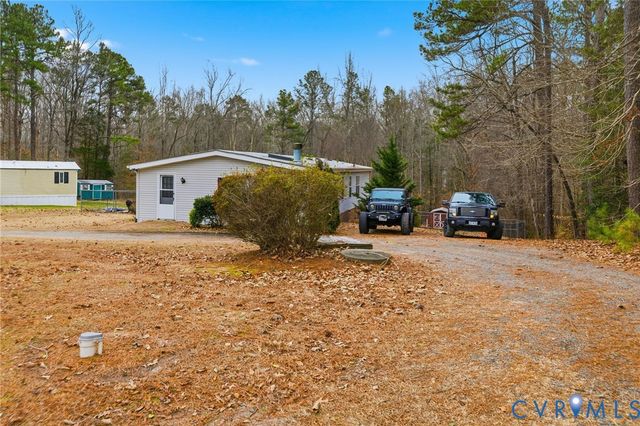 5009 Studley Rd, Mechanicsville, VA 23116