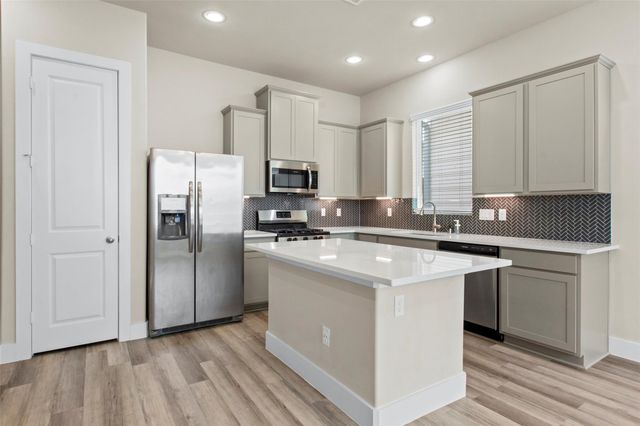 9012 Lonestar Creekbend Lane, Houston, TX 77080