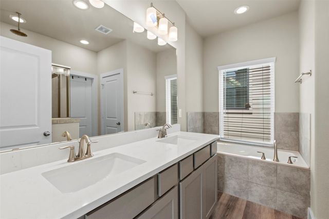 9012 Lonestar Creekbend Lane, Houston, TX 77080