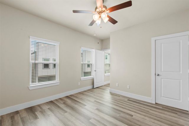 9012 Lonestar Creekbend Lane, Houston, TX 77080