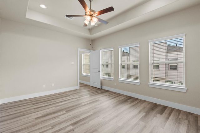 9012 Lonestar Creekbend Lane, Houston, TX 77080