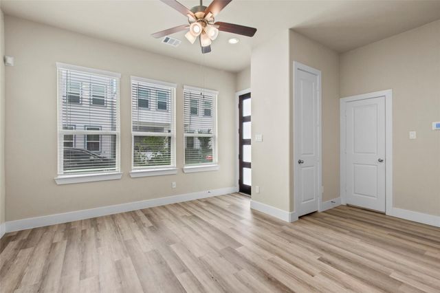 9012 Lonestar Creekbend Lane, Houston, TX 77080